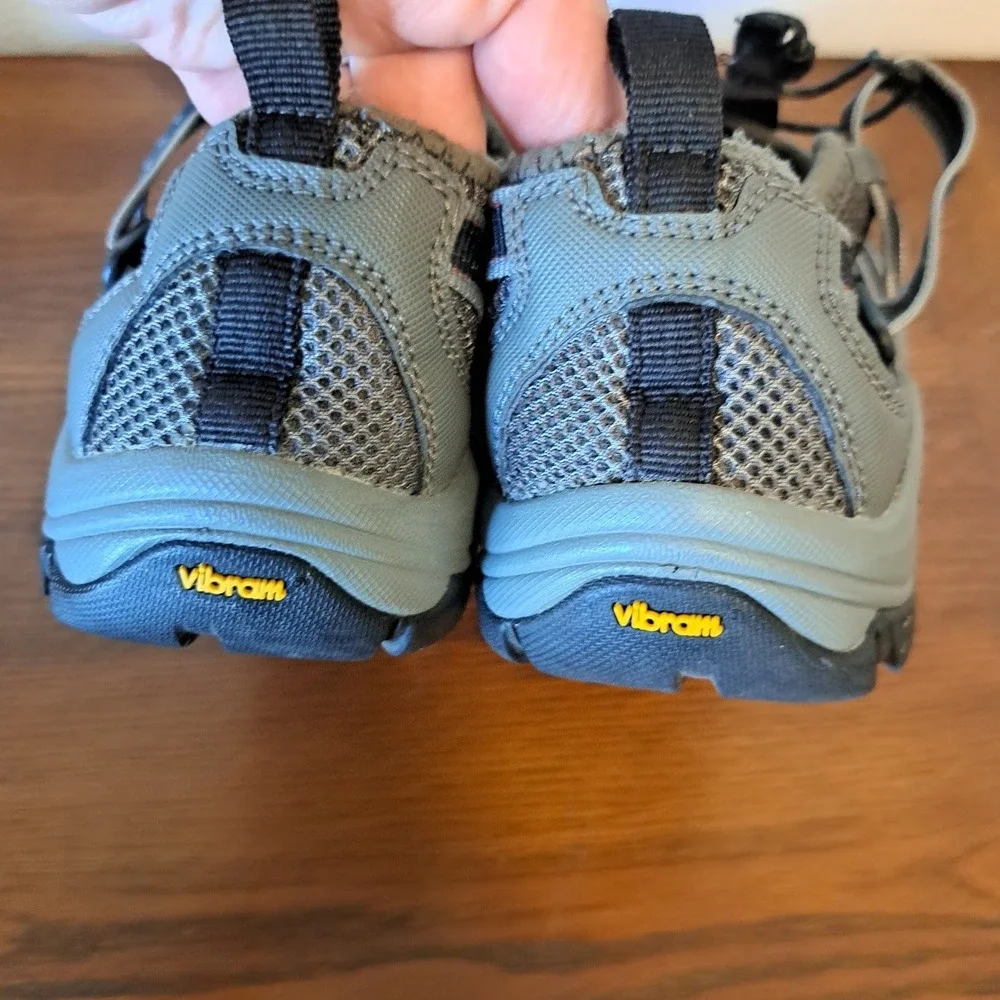 Chaco Mens Trail Shoes Gray Black Bungee Lace Vibram Sole Hiking Water Sandals